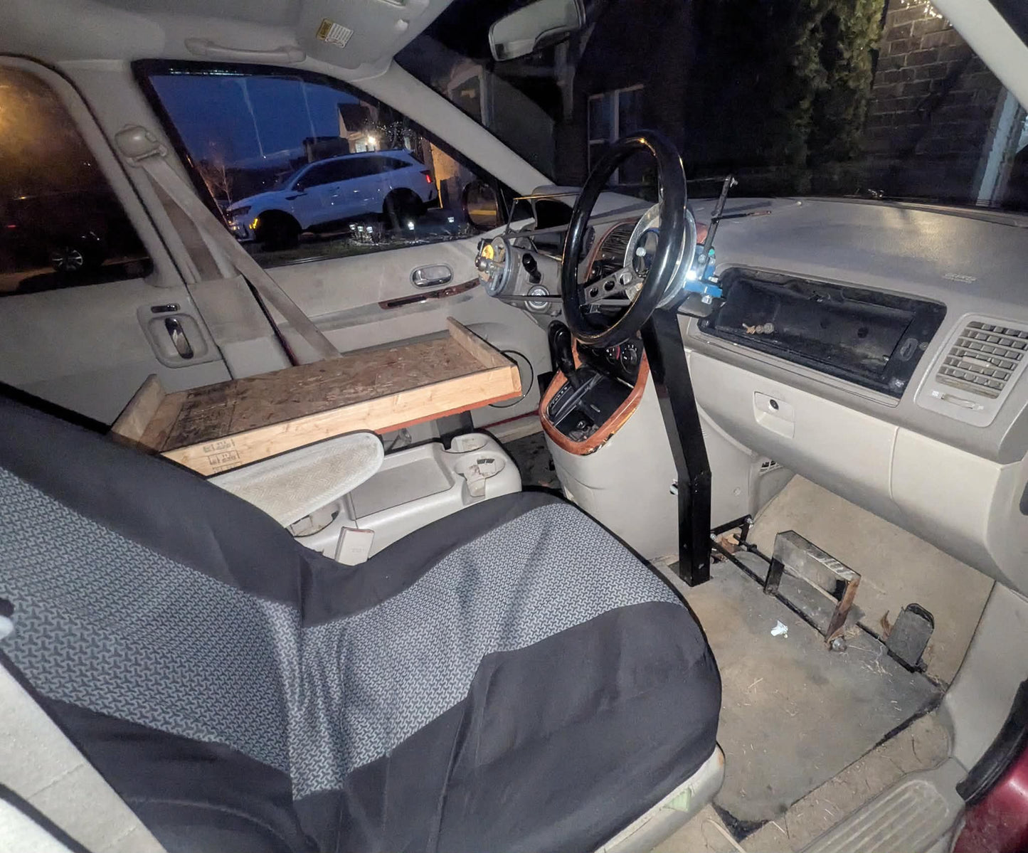 2004 Kia Sedona right hand Drive